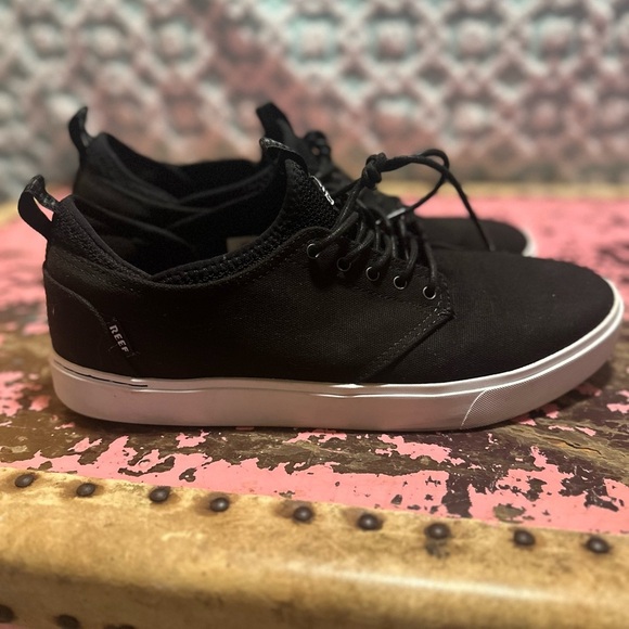 REEF Men’s Black Casual Sneaker Sz 11.5 - like new - Picture 2 of 7